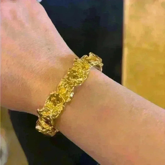 Amber Sceats malleable gold bracelet. Never worn. - Picture 2 of 4